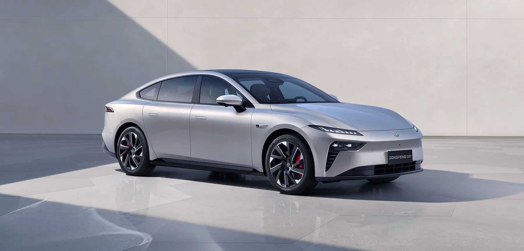 Eπ 007 EV vue avant