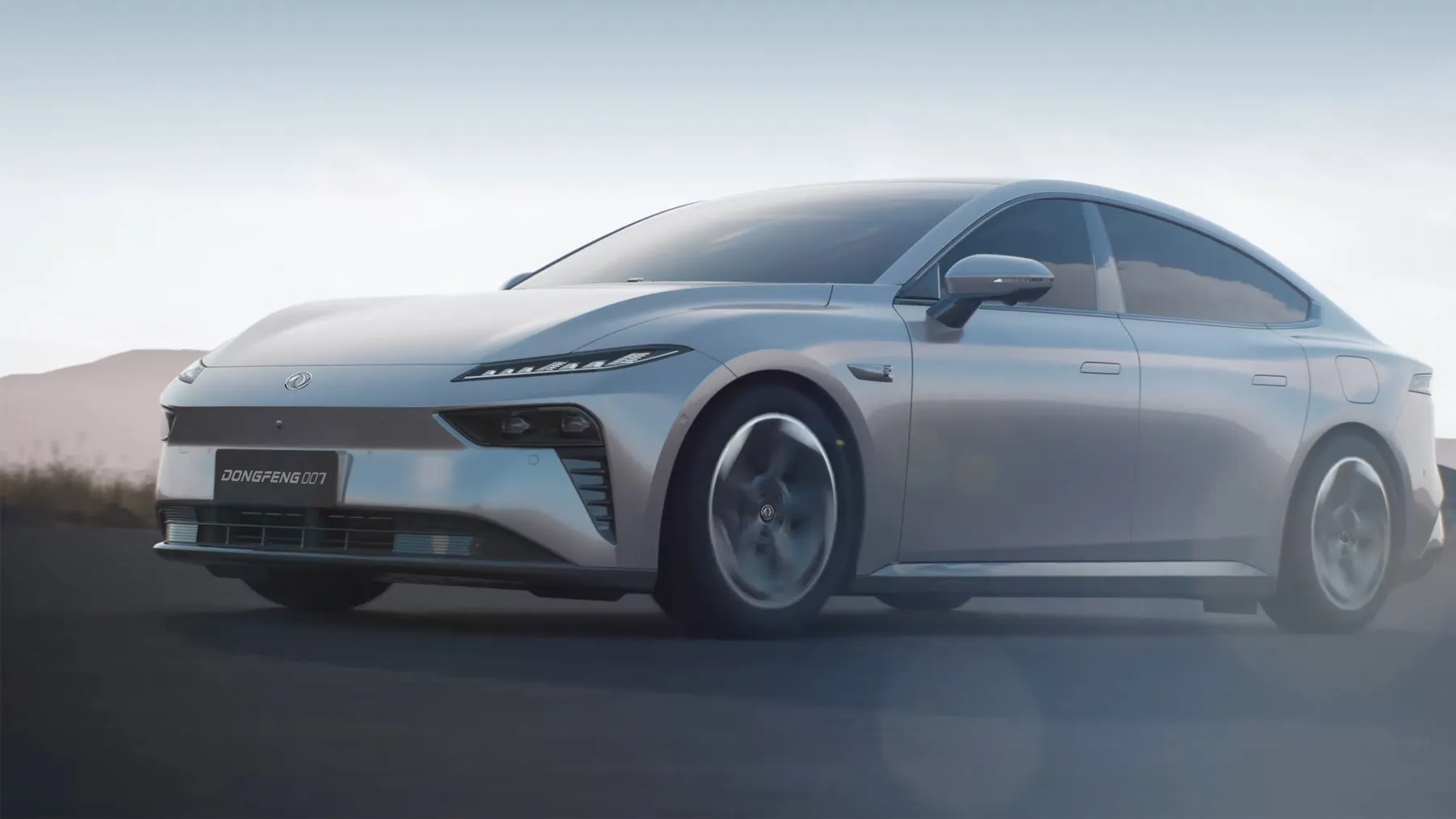 Eπ 007 PHEV vue avant